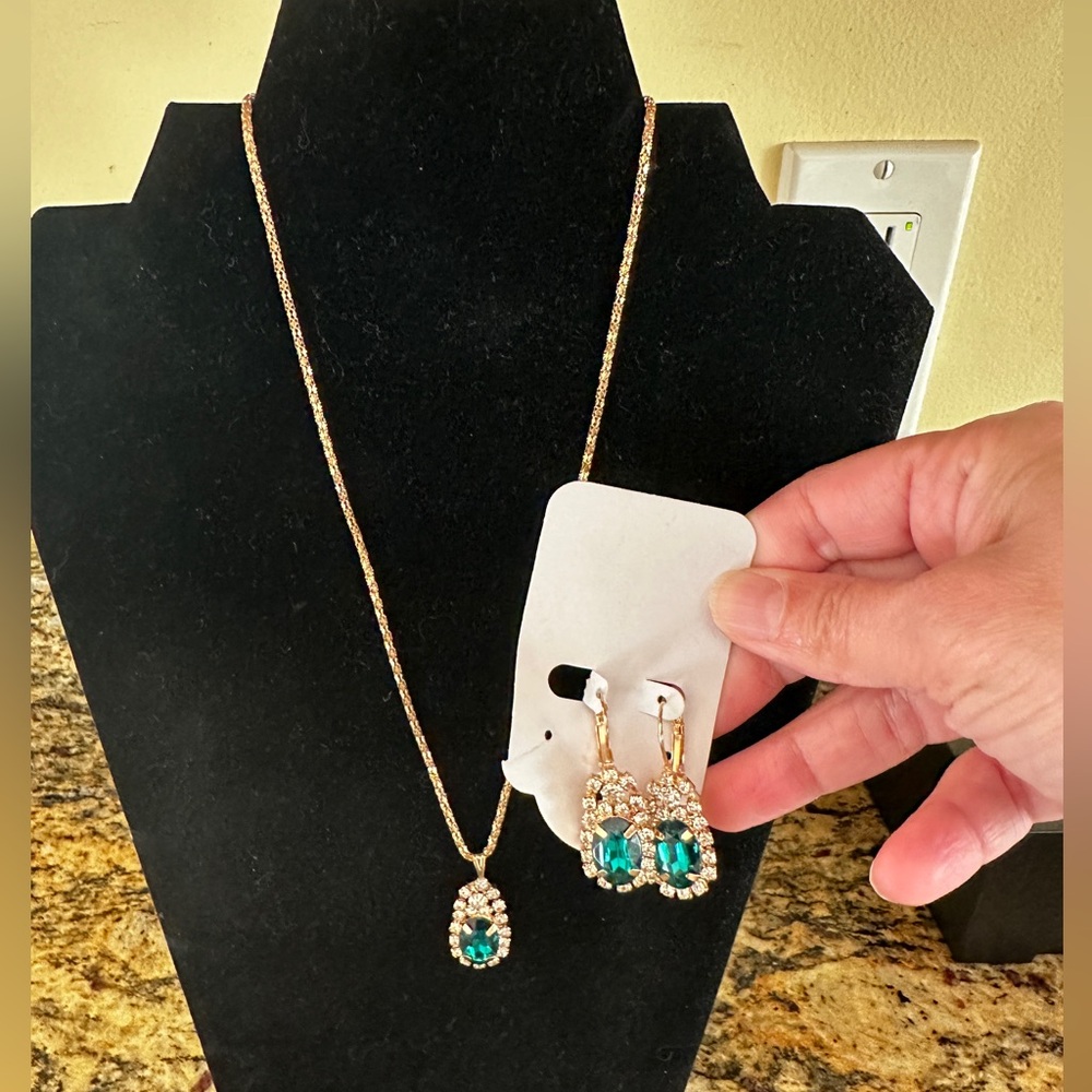 Fashion Jewelry set - necklace and earings